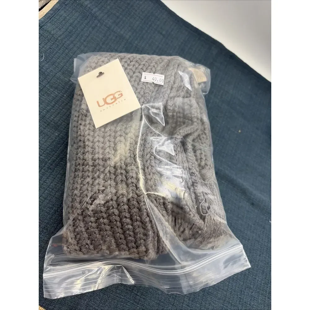 Ugg Gray Knit Winter Scarf Fringed With Accent Buttons New with Tags